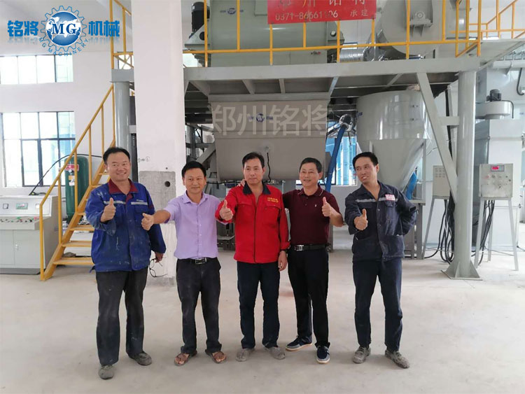 江西膩?zhàn)臃墼O(shè)備安裝現(xiàn)場(chǎng)2 江西膩?zhàn)臃墼O(shè)備安裝現(xiàn)場(chǎng)2